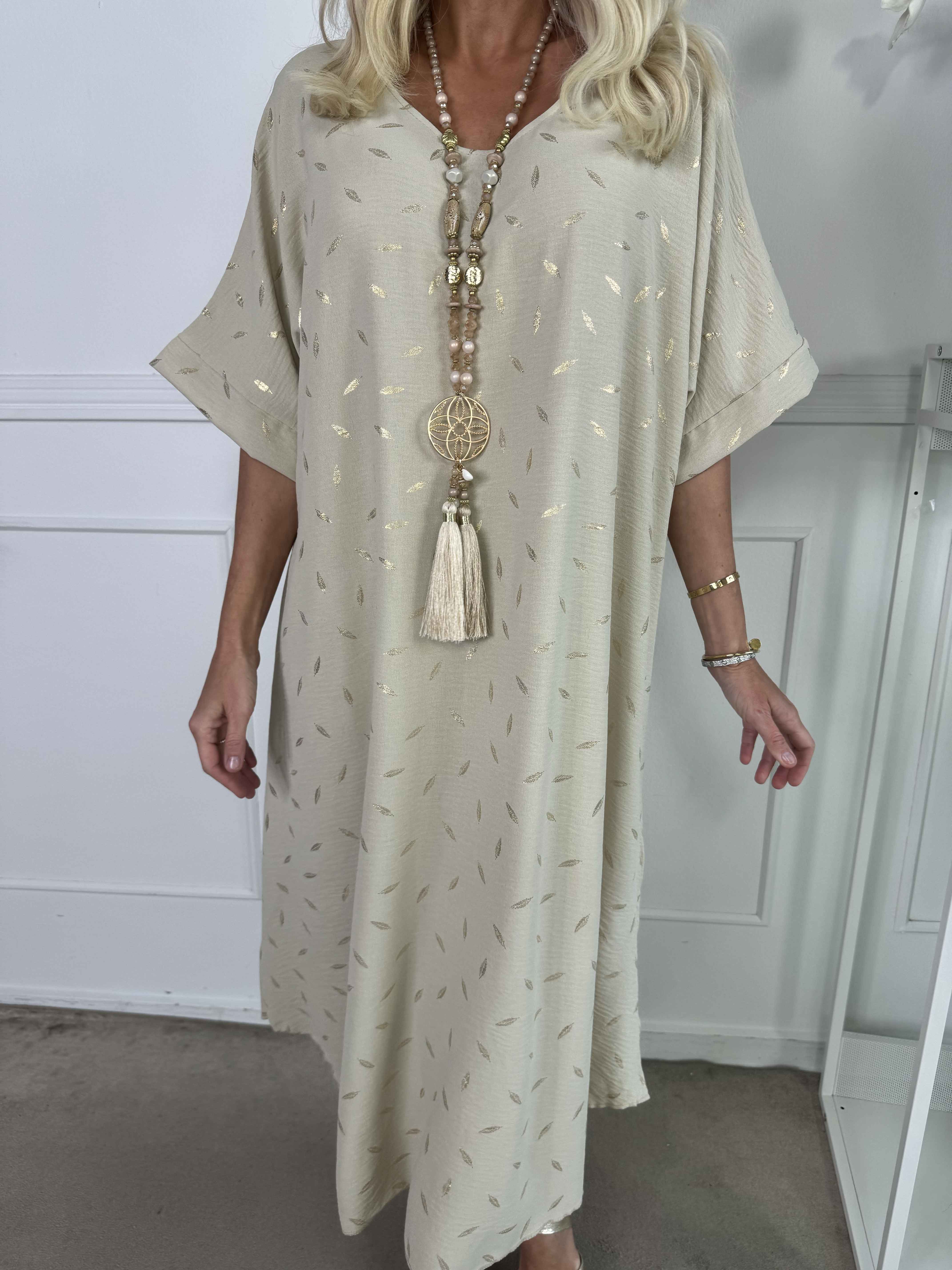 Valentina - Söt klänning med fina guldblad som detaljer